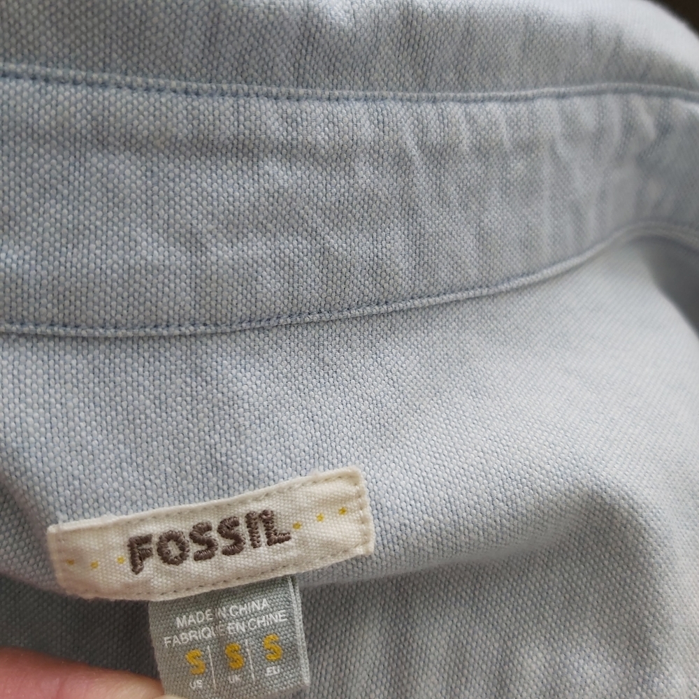 Fossil light blue chambray button down shirt long sleeves - Picture 10 of 15